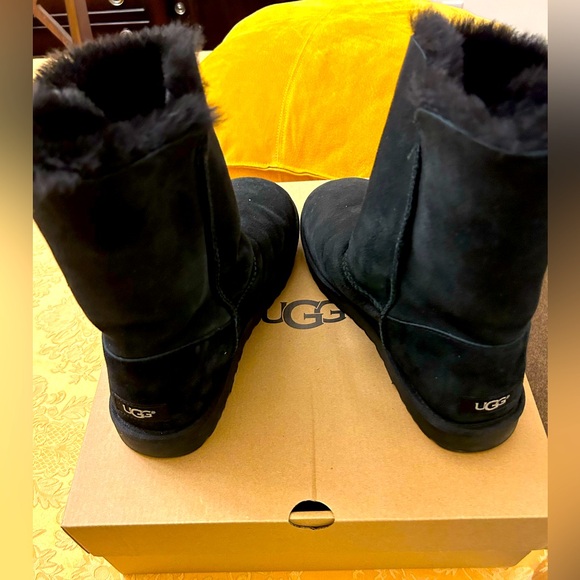 UGG Shoes - NEW UGG BLACK CLASSIC FUR BOOTS